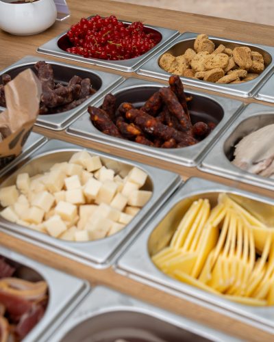 bar à charcuterie composé de produits locaux